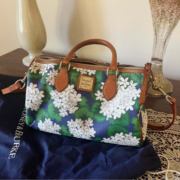 Dooney & Bouke coated Cotton floral printed Satchel in pre-owned condition. - Picture 7 of 12